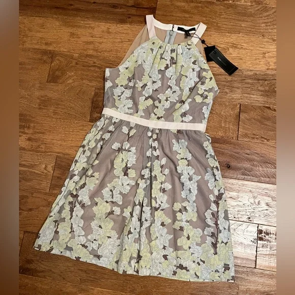 NEW BCBG Cailyn Floral Mini Dress, Size 4 - Picture 3 of 15